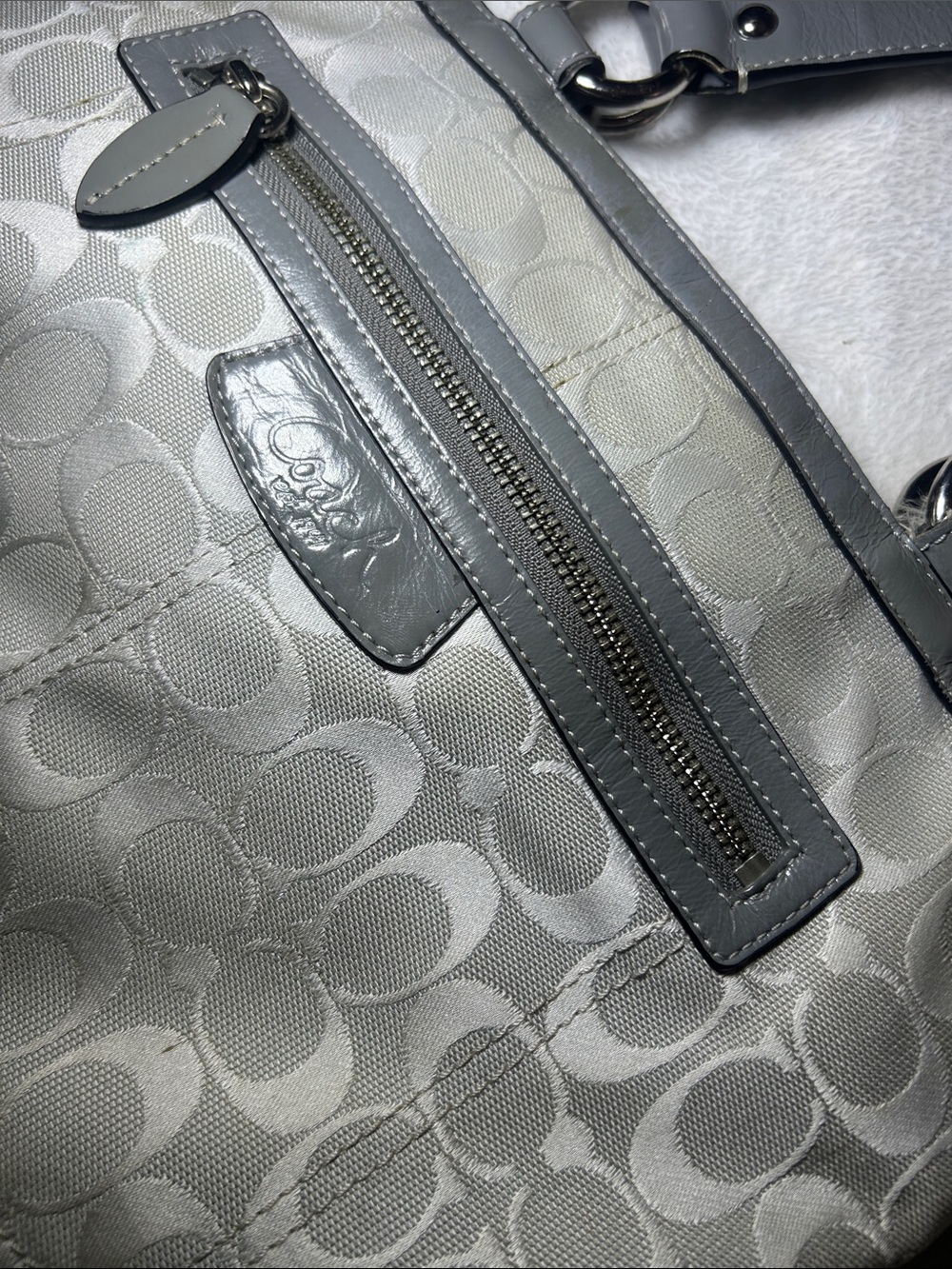 Coach Signature Canvas Shoulder Bag in Light Gray and Cream - Picture 2 of 9